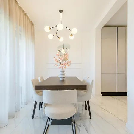 Cosmopolitan **** 斯普利特