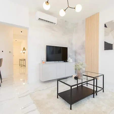 Cosmopolitan **** 公寓 *